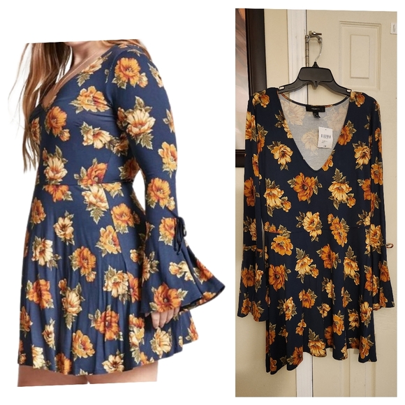 Forever 21 Dresses & Skirts - Forever 21 Floral Bell Sleeve Mini Dress